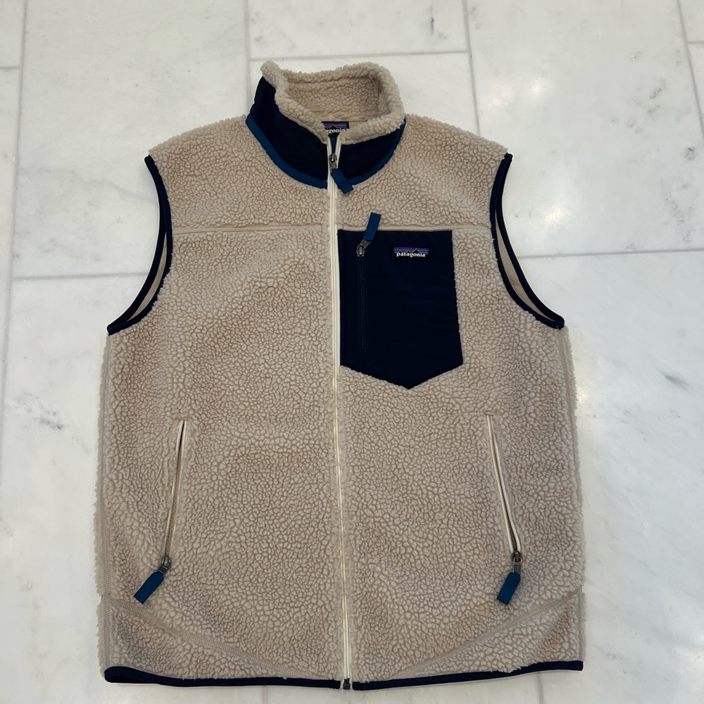 Patagonia - Men’s Retro-X Vest - Natural - Size Large. Never Worn. Perfect.